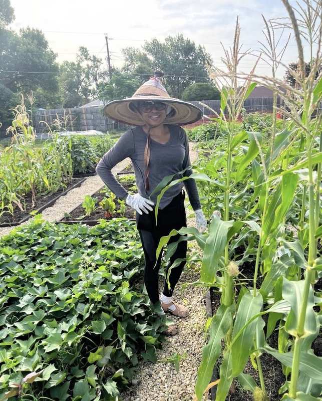 LaKisha with broccoli seeds and trays